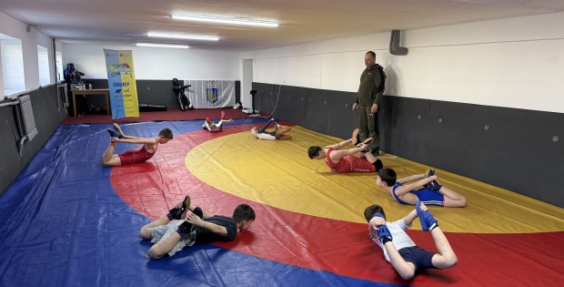 16 квітня в Івано-Франківському національному технічному університеті нафти і газу відбувся освітньо-виховний захід у межах всеукраїнського проєкту Національного олімпійського комітету #OLYMPICLAB за тематичним модулем «Олімпійські та загальнолюдські цінності». У рамках заходу діти взяли участь у практичному занятті з вільної боротьби під керівництвом досвідченого тренера – викладача ОДЮСШ Крупи Івана Дмитровича.
