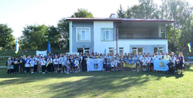 🇺🇦 Всеукраїнський патріотичний забіг «Шаную воїнів, біжу за Героїв України» у пам’ять про загиблих Героїв російсько-української війни відбувся у Крихівцях 🕯️