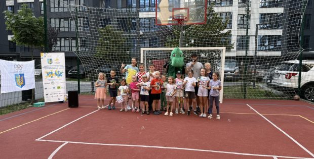 3 вересня Івано-Франківськ поринув в атмосферу спорту та радості — у затишному ЖК Благо “Комфорт Парк” відбувся Олімпійський урок від відділень Національного олімпійського комітету України в Івано-Франківській та Херсонській області.